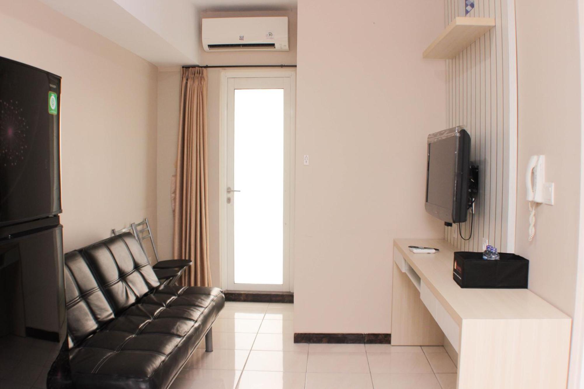 Comfy And Warm 2br At Springlake Summarecon By Travelio Apartemen