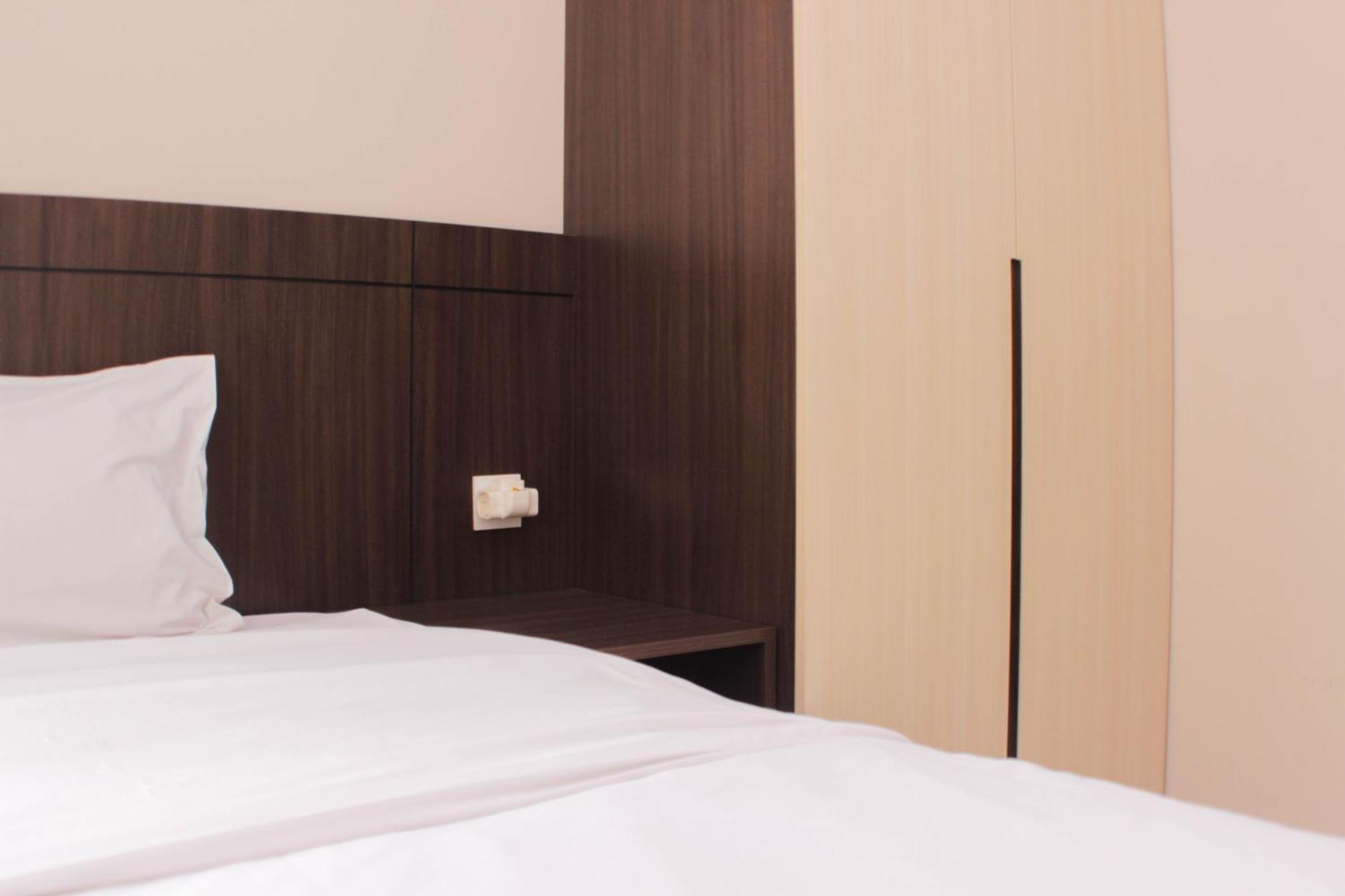 Comfy And Warm 2br At Springlake Summarecon By Travelio Apartemen *
