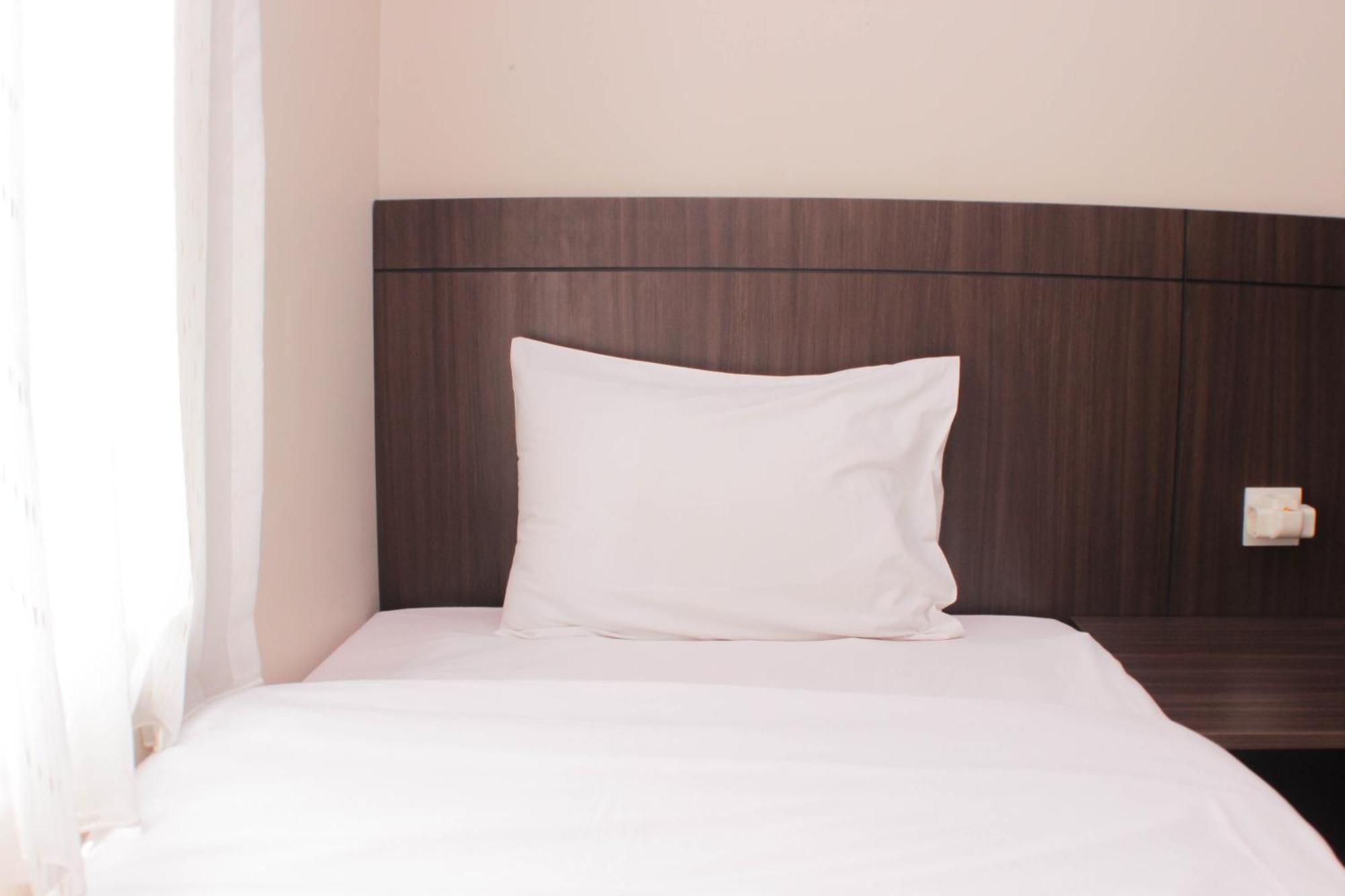 Comfy And Warm 2br At Springlake Summarecon By Travelio * Bekasi