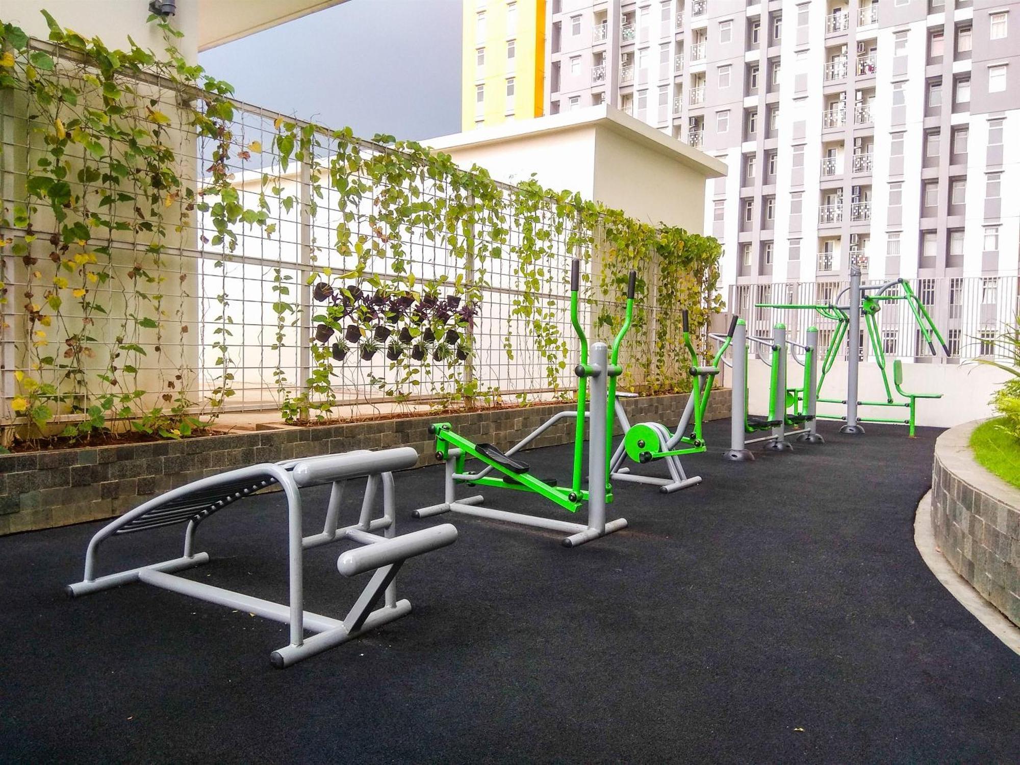 Comfy And Warm 2br At Springlake Summarecon By Travelio Apartemen
