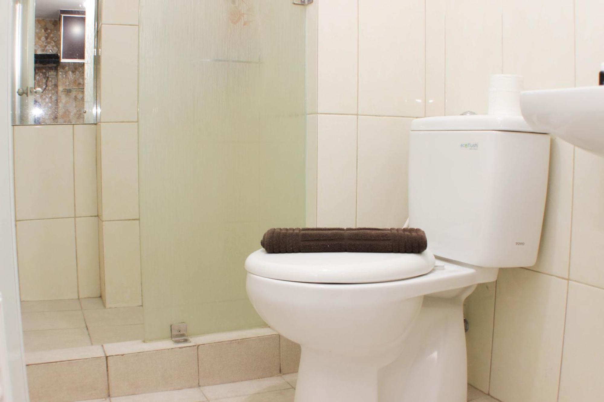 Comfy And Warm 2br At Springlake Summarecon By Travelio Apartemen *